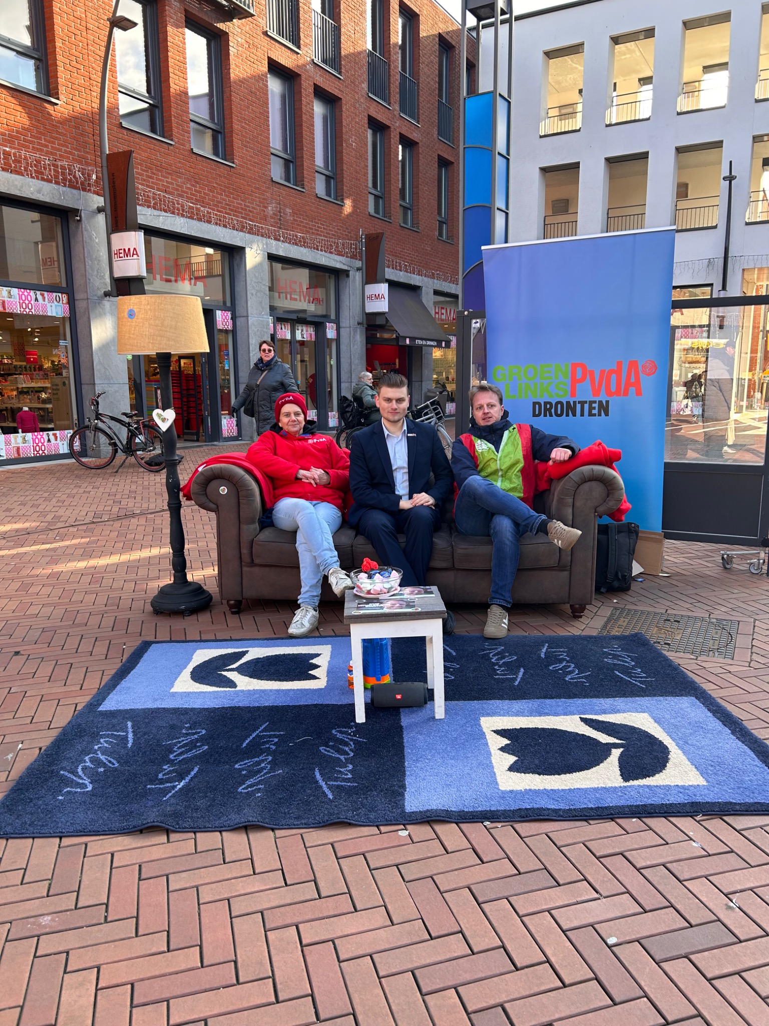 Lucas Kramer tijdens een campagneactiviteit in Dronten